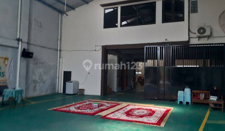 Gudang plus RUMAH MEWAH 1.5 lantai di area dekat Manahan Solo 1