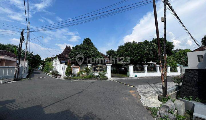 Rumah Furnished Etnik  Jawa di Banjarsari Solo 2