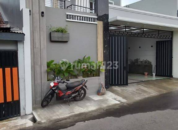 RUMAH BARU 2 LANTAI DI MOJOSONGO JEBRES SOLO 1