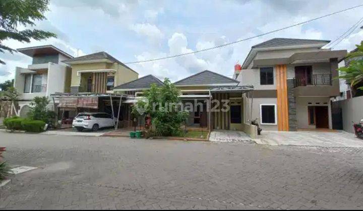 RUMAH BARU 2 LANTAI DI MAKAM HAJI SUKOHARJO 1