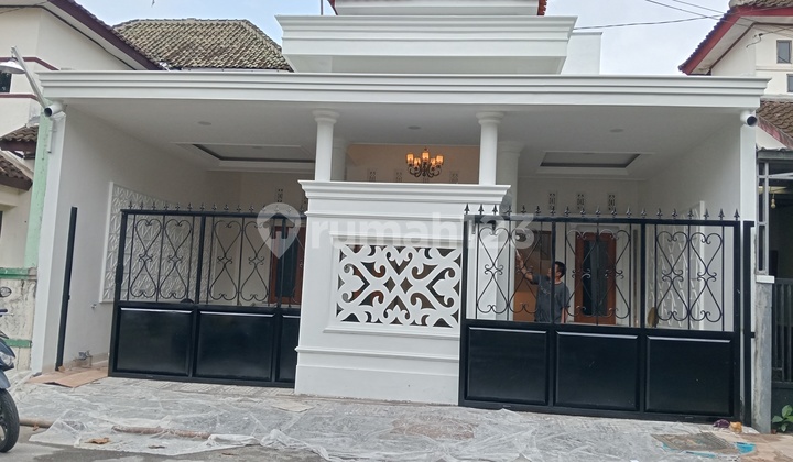 Rumah Design Mewah 1.5 Lantai di Perumahan Gentan Solo 2