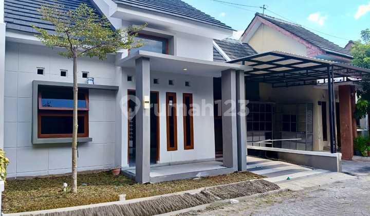Rumah Baru Bagus Di Perumahan Jalan Mangesti Gentan Solo