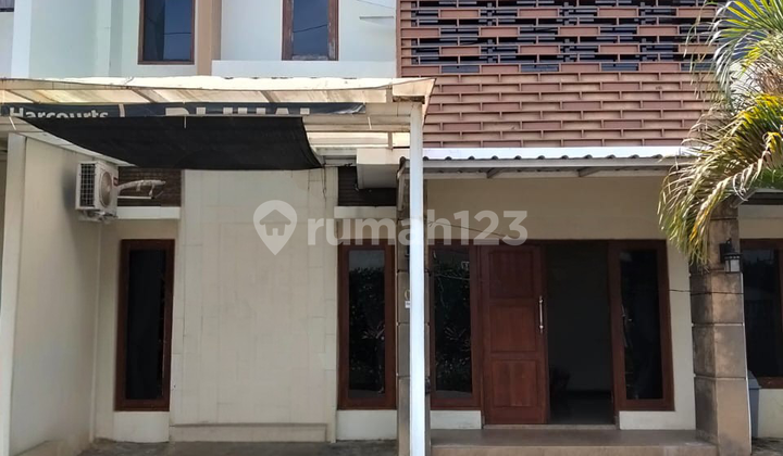 Rumah Hunian 2 Lantai Perumahan Elite Gentan Solo