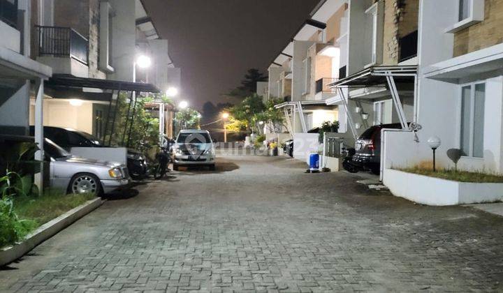 Rumah di Townhouse Bukit Laguna Jagakarsa Jakarta Selatan 2