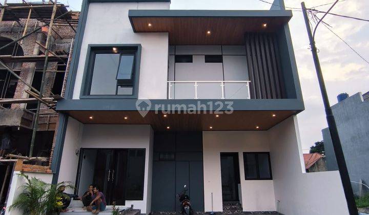 Dijual Rumah Ada Rooftop di Cluster Kebagusan Jakarta Selatan 2