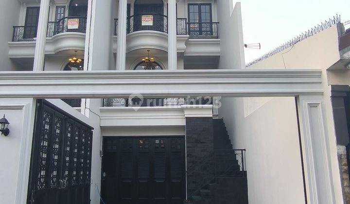 Rumah Classic Dekat Tb Simatupang Jatipadang Jakarta Selatan 1