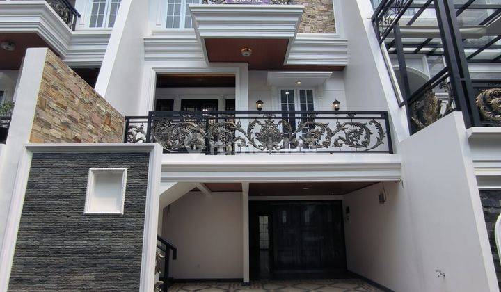 Dijual Rumah Rooftop Ada Kolam Renang Gratis Lift di Kebagusan Jakarta Selatan 1