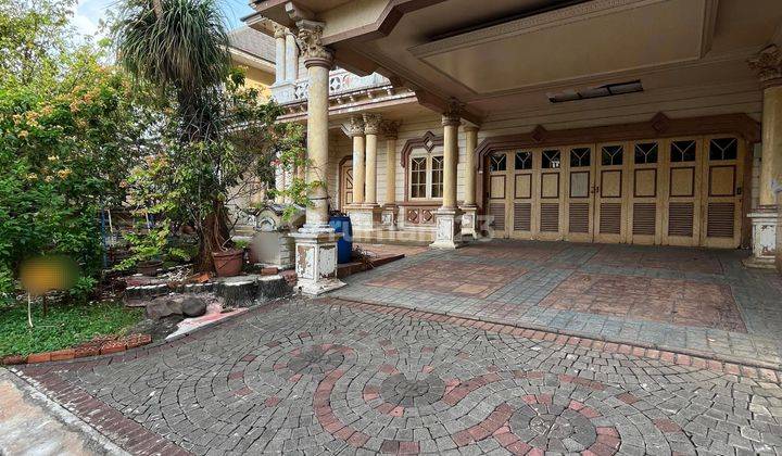 Rumah Besar Murah Dengan Tangga Melingkar Di Kota Wisata 2