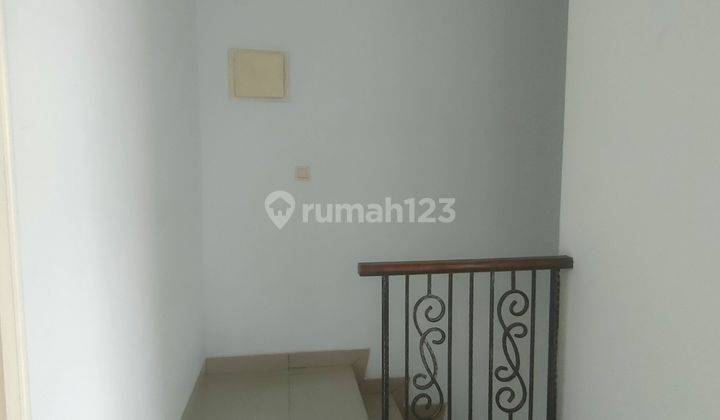 Rumah cantik  Bagus 2 Lantai  Green lake city cluster east Asia UK 6x15 hoek  9