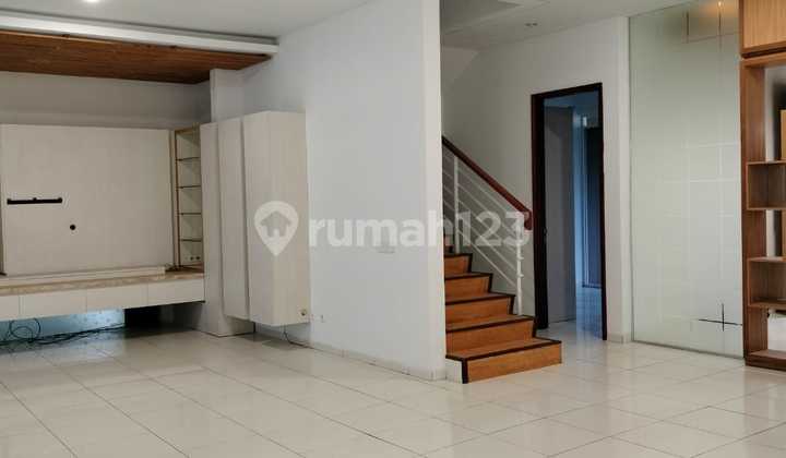 Rumah Mewah 3 Lantai Kota Baru Parahyangan Private & Nyaman 2