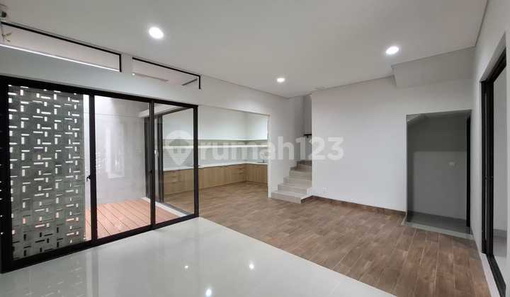 Rumah Murah Bagus Sudah Renov Disewakan di Summarecon