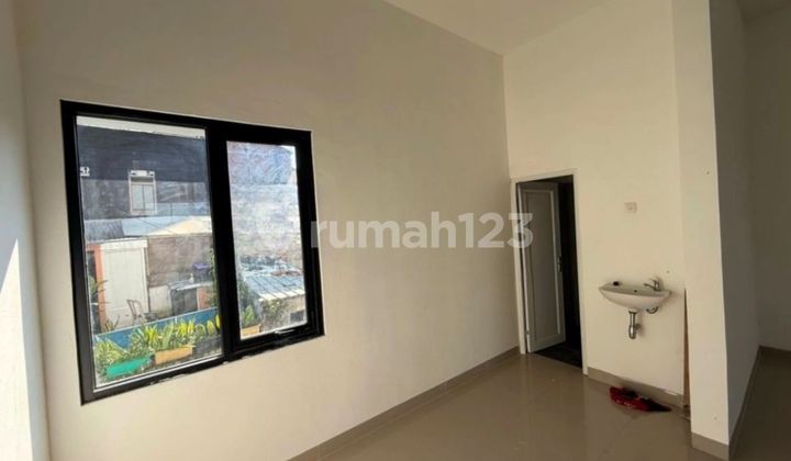 For Rent: 4-Story Shophouse Suitable for Business on Cihampelas Main Road 2