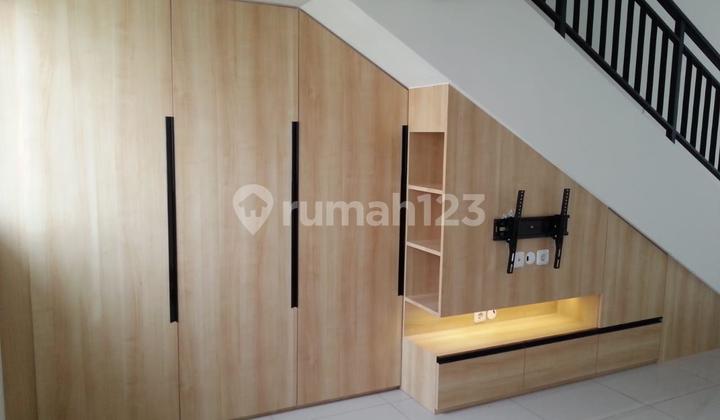 Rumah Cantik 2 Lantai Disewakan di Cluster Amanda Summarecon 2