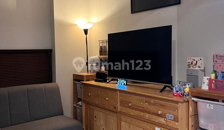 Rumah Furnish Hadap Selatan Disewakan di Cluster Flora Summarecon