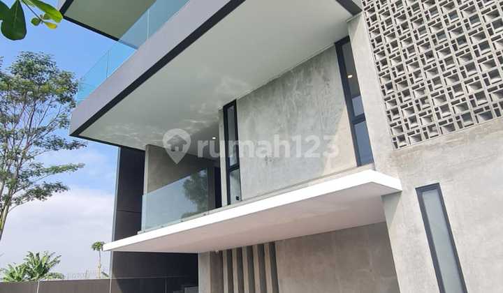 Rumah Mewah View Danau Infinity Pool di Tatar Candraresmi Kbp