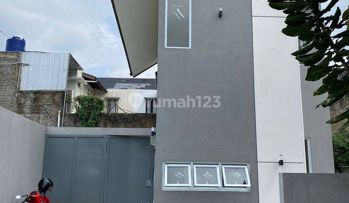 Dijual Rumah Cantik Modern di Cigadung, Sayap Dago Bandung 1