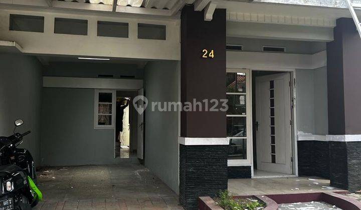 Disewakan Rumah Cantik di Kota Baru Parahyangan Bandung 2