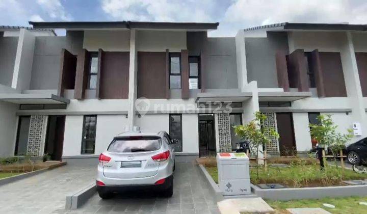 Rumah Cantik Modern di Flora Summarecon Bandung 1