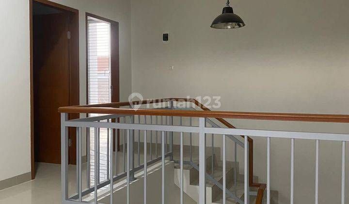 Rumah Cantik Dan Baru Lokasi Istimewa Di Suryalaya