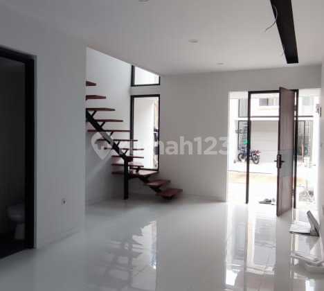 Rumah Baru Smart Key ditengah Kota di Leuwisari