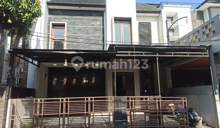 Rumah One Gate System Dekat Pusat Mall di Buah Batu Regency