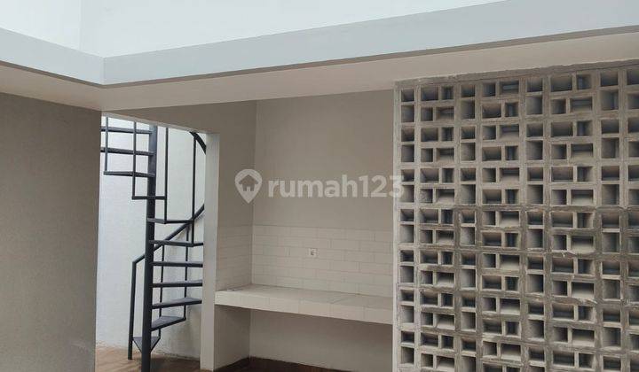  Disewakan Rumah Baru Siap Huni di Cluster Flora Summarecon 2