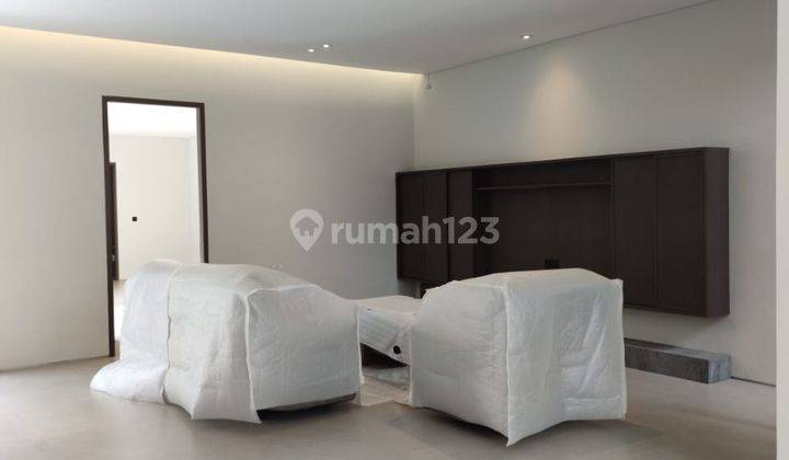 Dijual Rimah Baru Lux Semi Furnish di Kota Baru Parahyangan 2