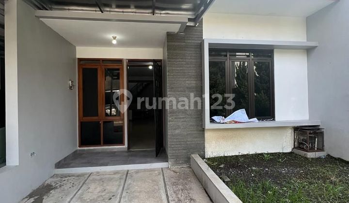 For Rent Ready-to-Live-in House at Singgasana Pradana