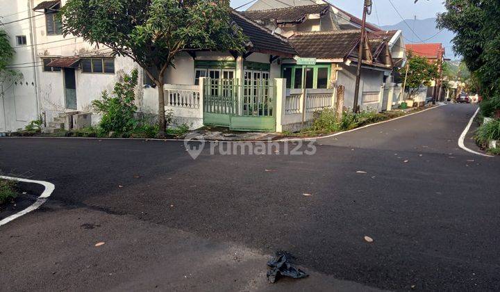 Dijual Rumah Asri Posisi Hook di Tidar Jawa Timur 1