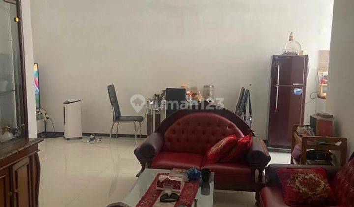 Dijual Rumah Cocok Untuk Ruang Usaha di Sayap Moh Toha 2