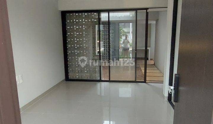 Disewakan Rumah Minimalis Ready Juli di Cluster Flora Summarecon 1