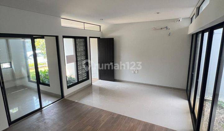 Disewakan Rumah Cantik Siap Huni di Cluster Flora Summarecon 2