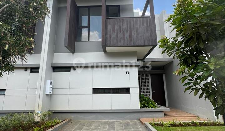 Beautiful Affordable Ready-to-Occupy House in Flora Cluster Summarecon 2