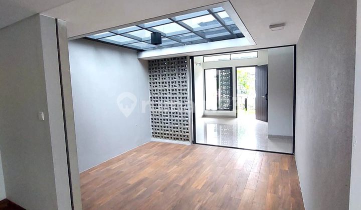 Disewakan Rumah Lokasi Strategis Cluster Flora Summarecon 1
