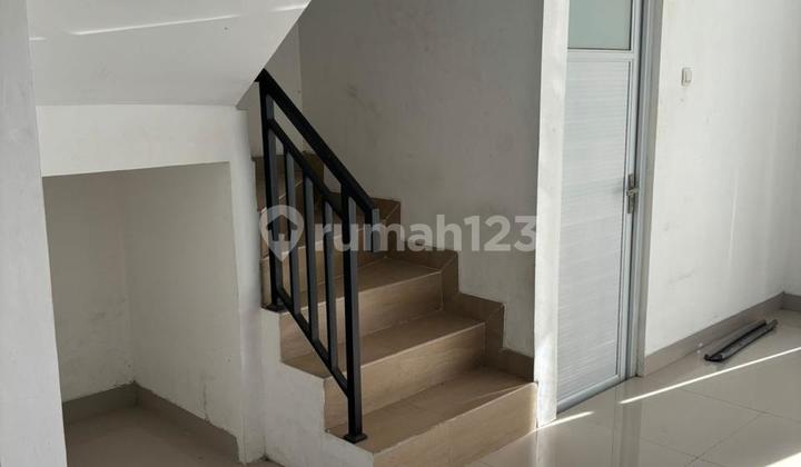 For Rent: 2-Story House in Mekarsari Regency, Buah Batu 2
