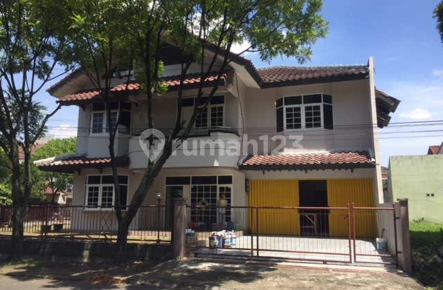 Turun Harga!! Dijual Rumah Ada Aula, Office dan Gudang di Batununggal 1