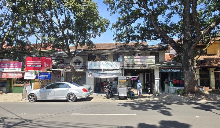 Rumah 2 Lantai Bagus Lokasi Strategis di Mainroad Tubagus Ismail