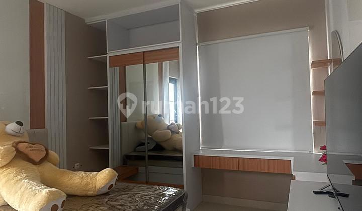 Disewakan Rumah Mewah Minimalis Full Furnish di Summarecon 2