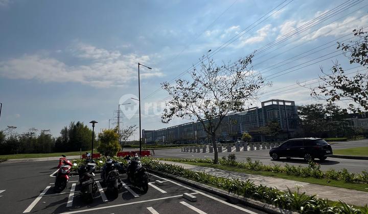 Sapphire Semi Furnished 3-Storey Shop House on Main Road Summarecon 2