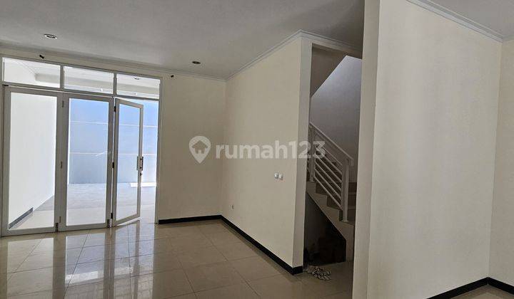 Dijual Rumah Minimalis di Tki 5 Sommervile 2