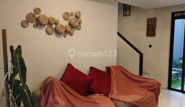 Dijual Rumah Full Furnish Ada Kolam Renang di Tatar Punawangi Kbp 2