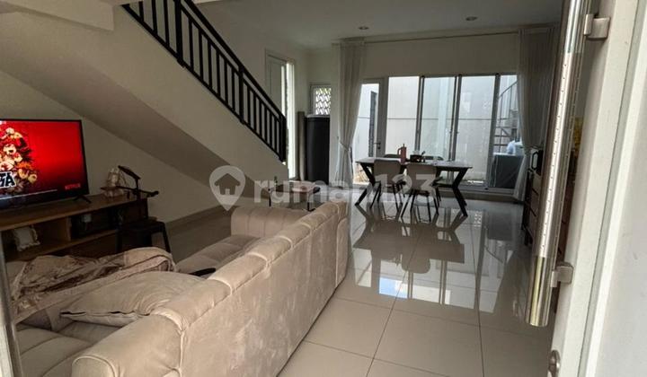 Disewakan Rumah Corner Premium di Cluster Amanda Summarecon 2