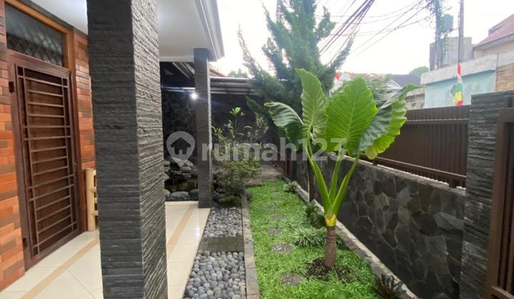 For Sale Nice Well-Maintained House Staregis Location in Pasirhuni Bandung 1