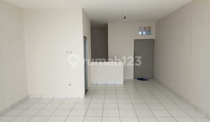 3 Shop Houses with SHM for Sale/Rent in Leuwipanjang 2
