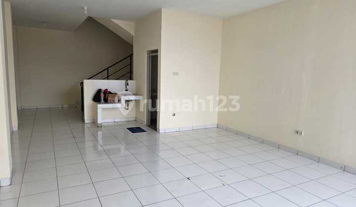 Disewa Ruko 3 Lantai  di Leuwi Panjang Main Road 2