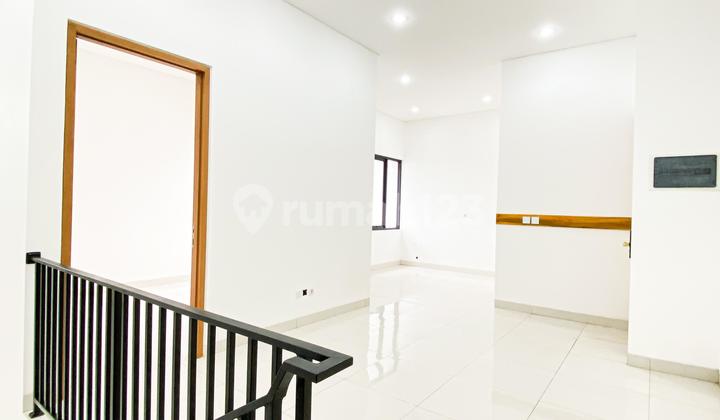 Rumah Baru Minimalis Udara Sejuk 2 Lantai di Awiligar