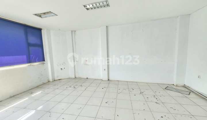 Dijual Gedung 4 Lantai di Mainroad Soekarno Hatta Dijual Gedung 4 Lantai di Mainroad Soekarno Hatta
