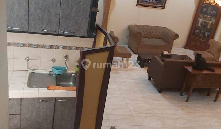 Dijual Rumah Strategis 3 Lantai di Jl Pajagalan Kalipah Apo 2