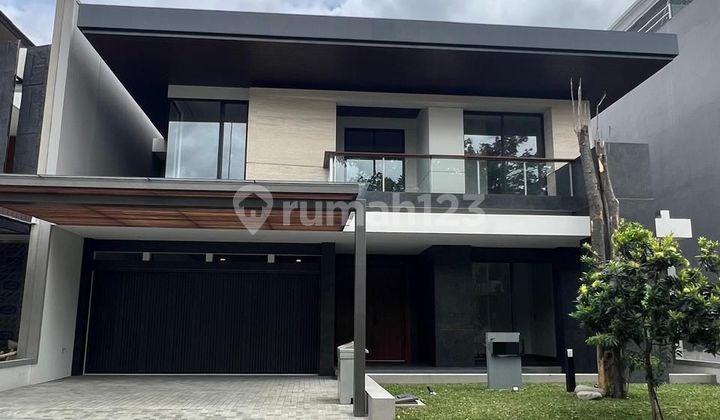 Luxury House with Modern Minimalist Design in Xandari Cluster Summarecon