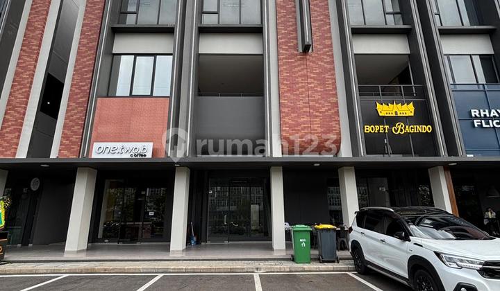 Ruko Komersial 3 Lantai Sapphire Summarecon, Lokasi Strategis